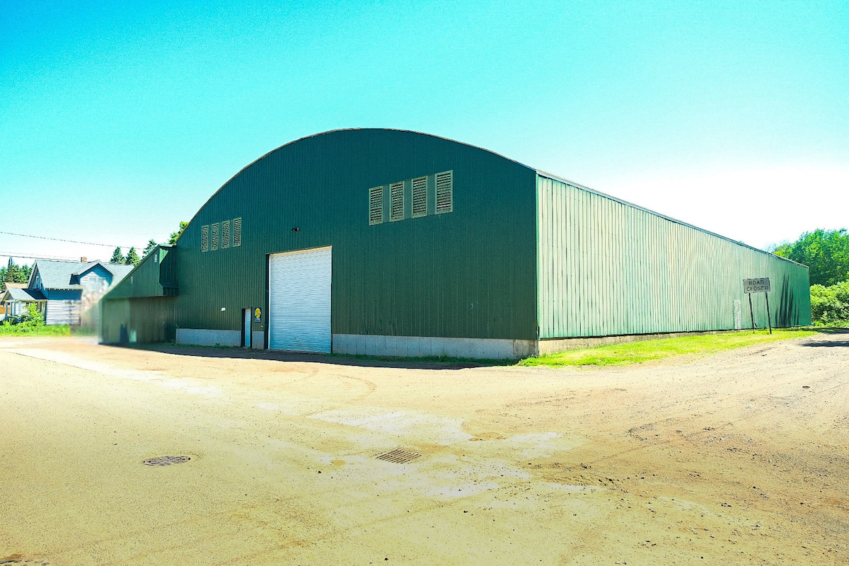 Red's Storage